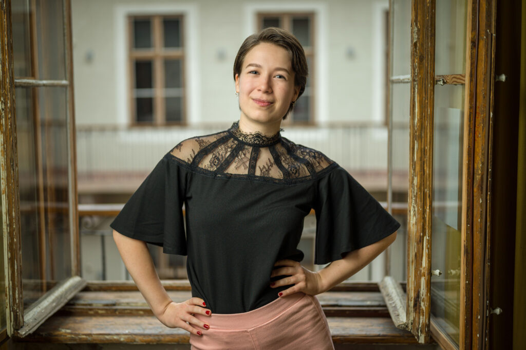 Fehér Csenge - kmtg.hu