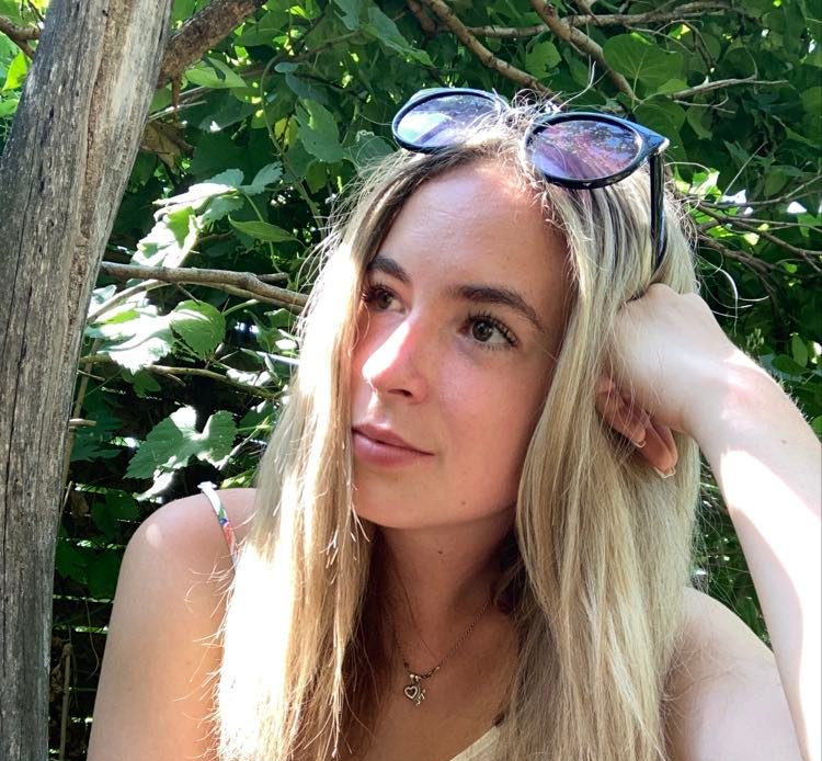 Szabó Lilla - kmtg.hu