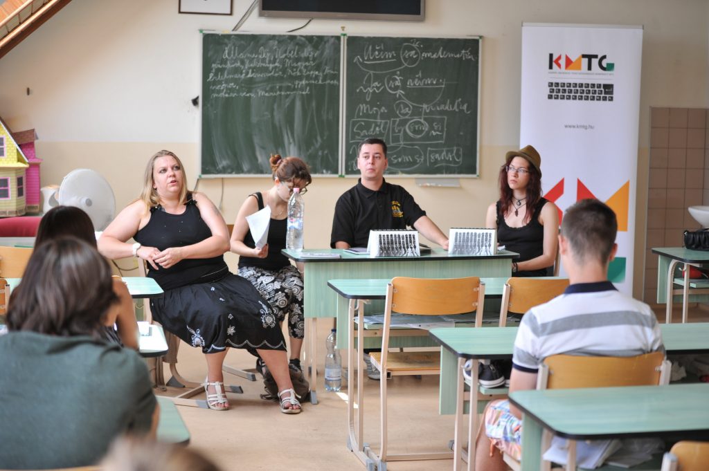 Irodalmi karaván Felvidéken: Művészetek Napja a komáromi Selye János Gimnáziumban