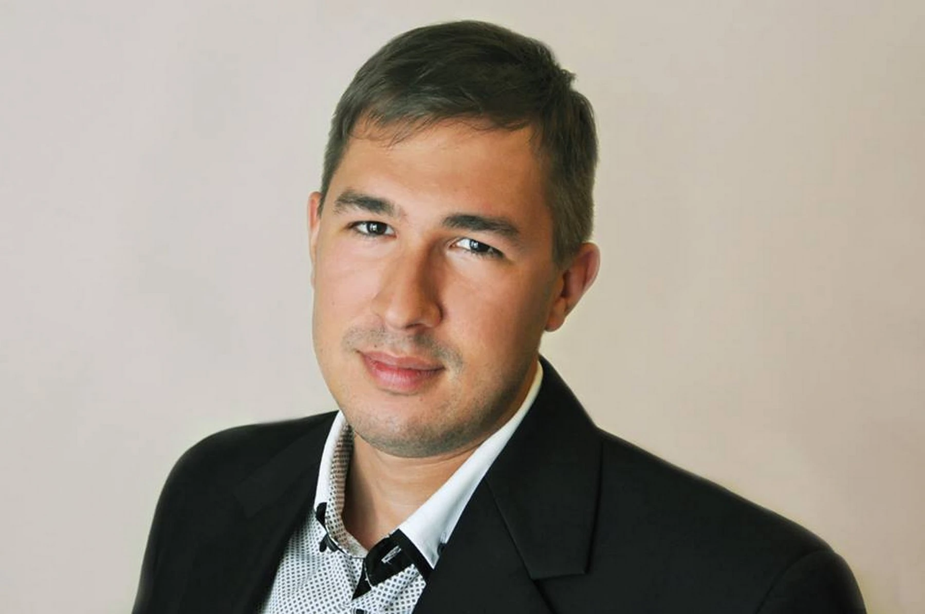 Noszlopi Botond - kmtg.hu